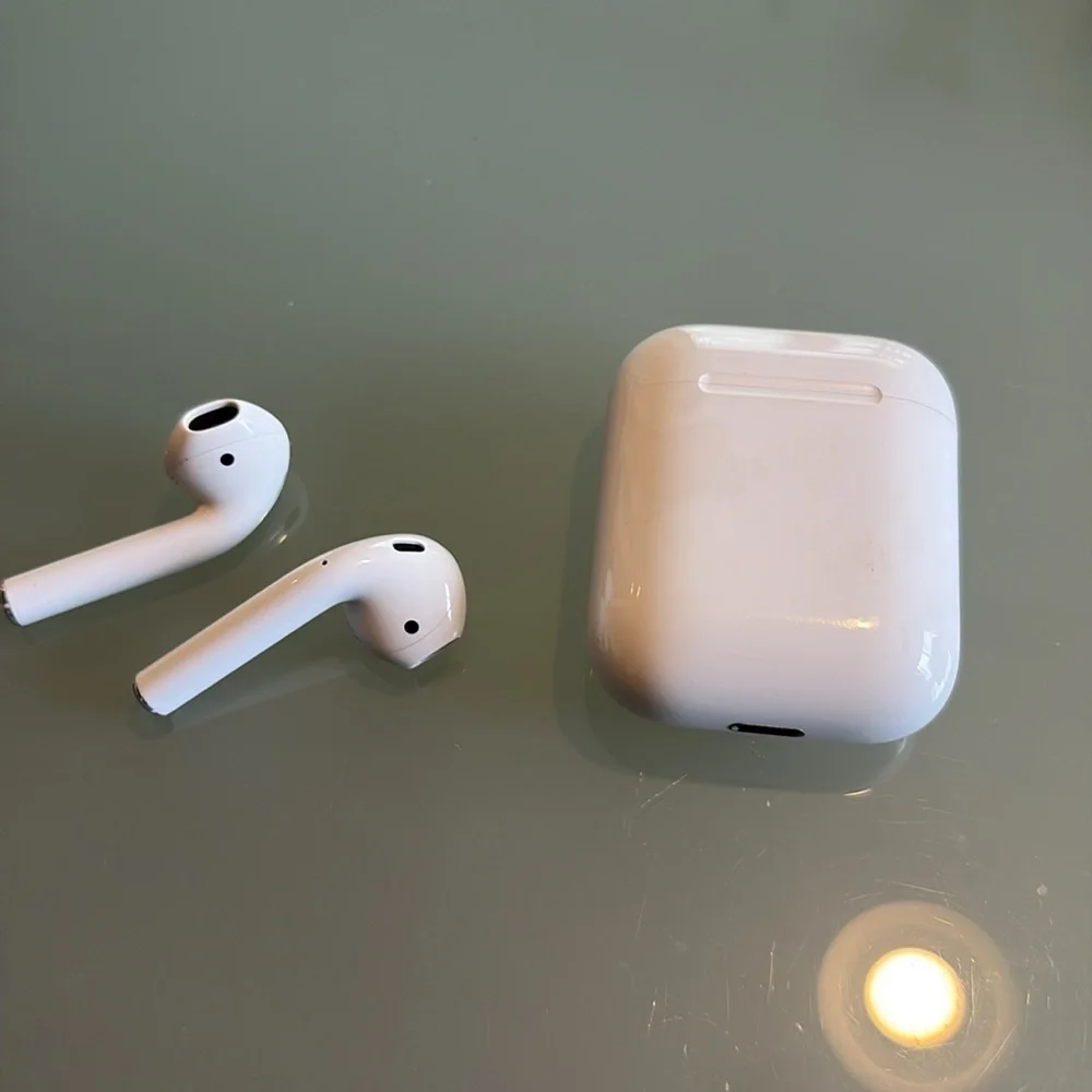 Apple AirPods with Lightning Charging Case  (Gen 2)